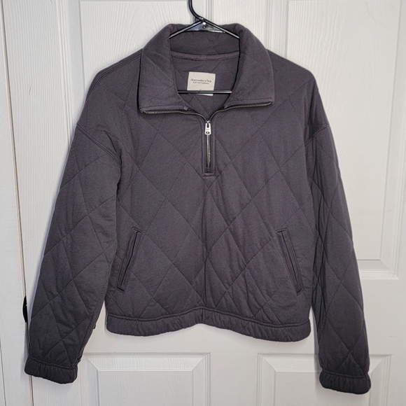 Abercrombie & Fitch Soft A&F Collection Quilted Quarter Zip Sweatshirt - Picture 1 of 11